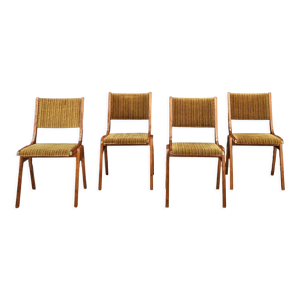 Quatre chaises de table