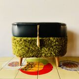 Vintage moumoute chest pouf