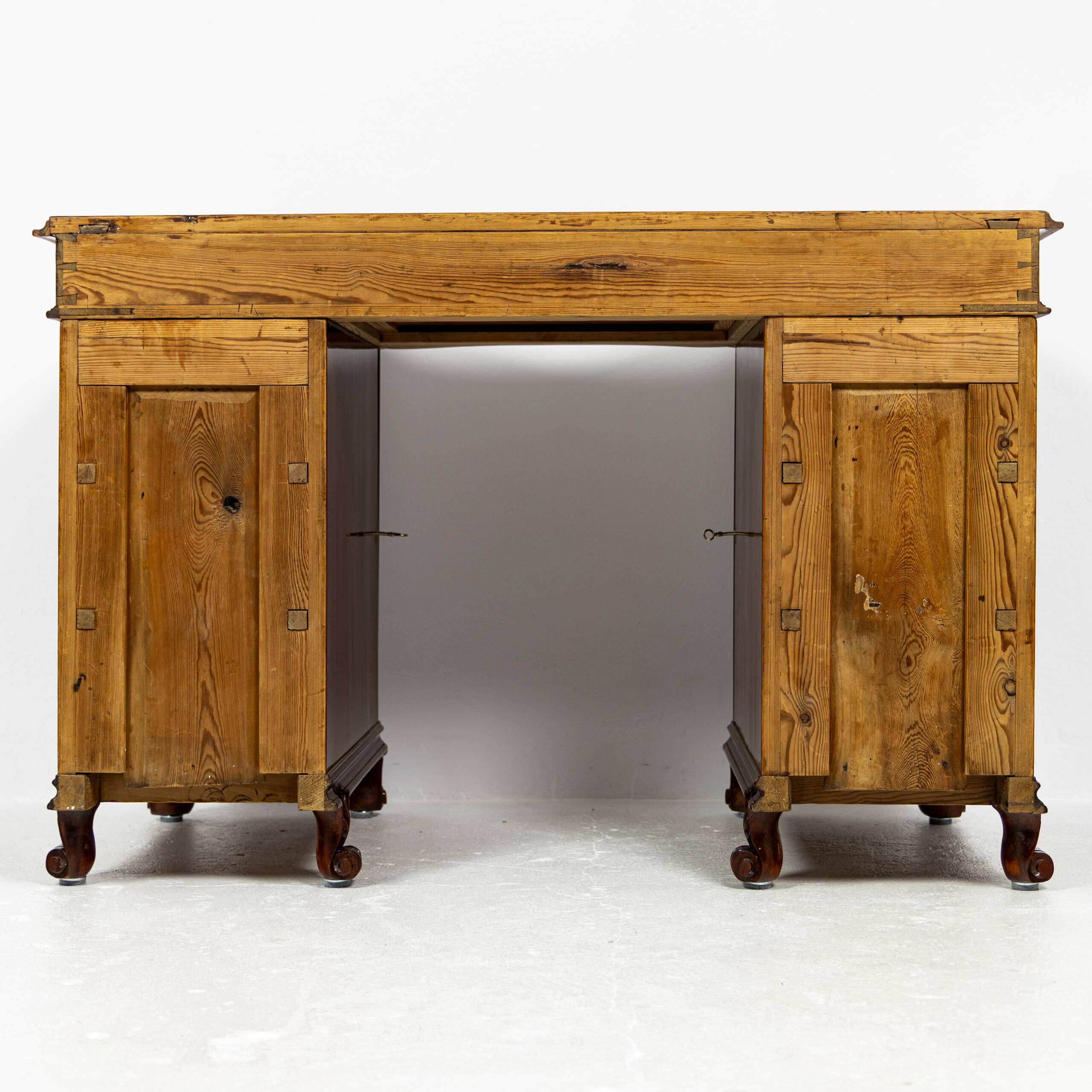 Small lady's desk Louis-Philippe in walnut 1840-1860