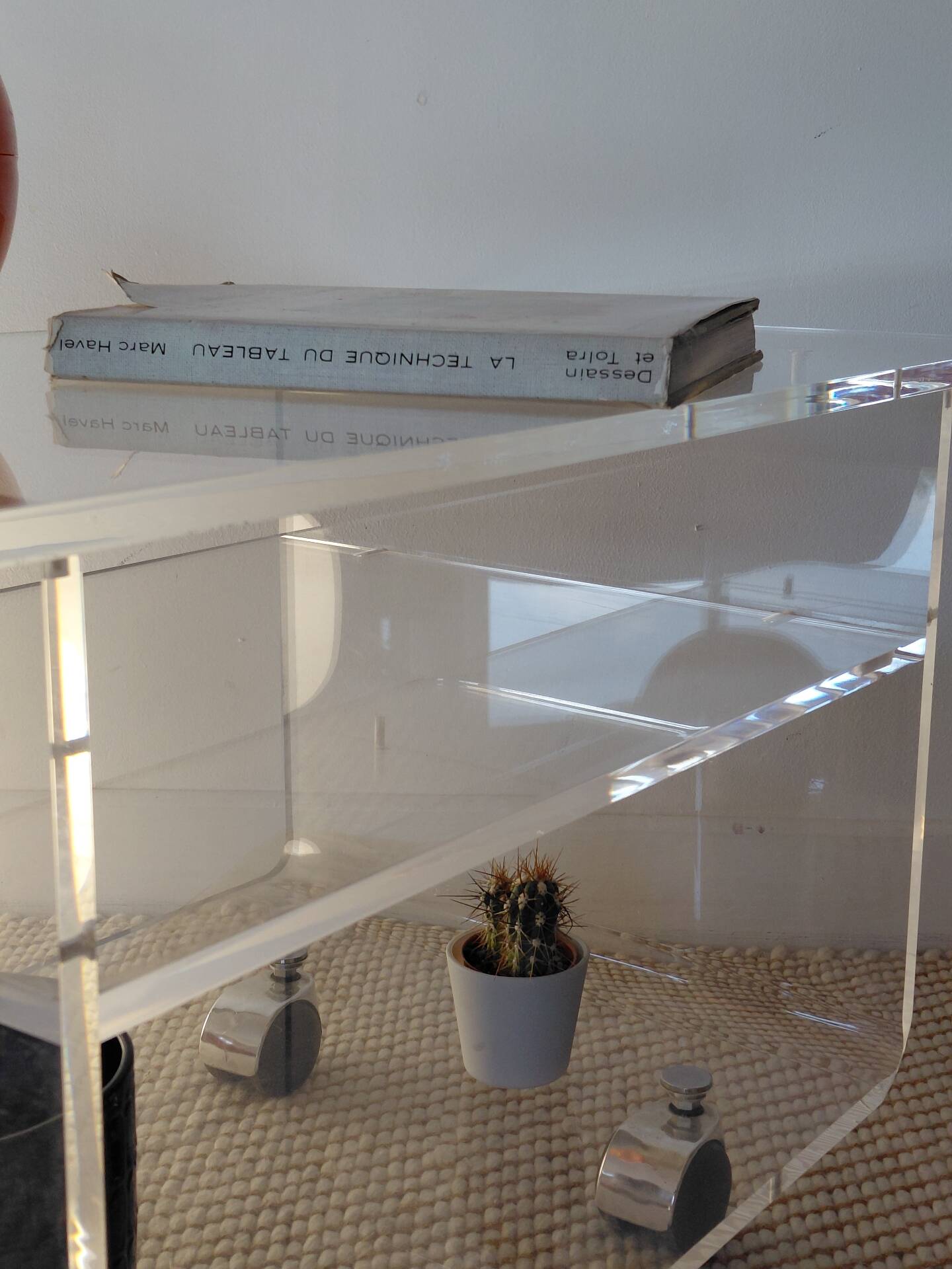 Design piece: David Lange side table in 15mm Altuglas - Circa 1980