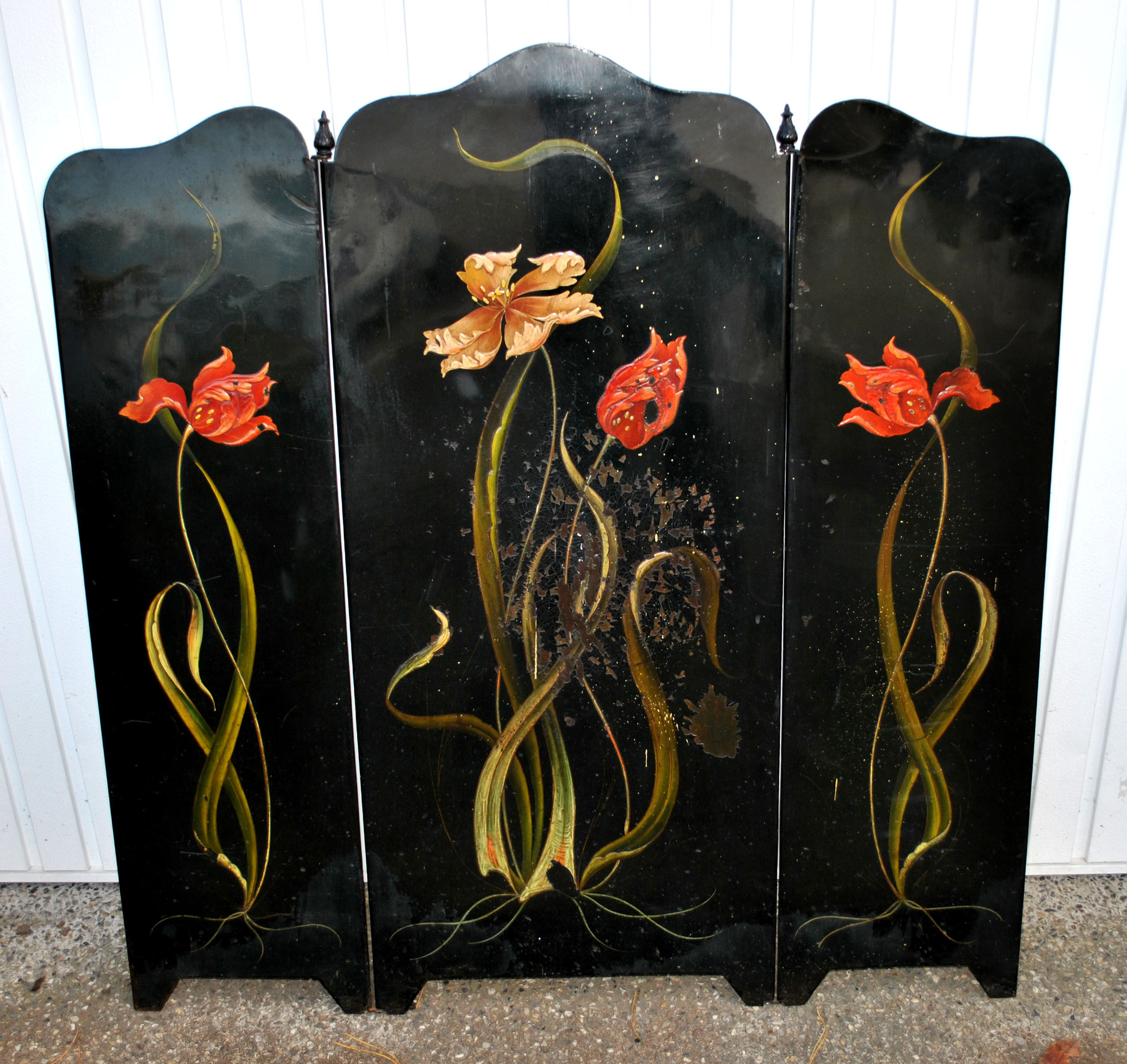Art nouveau firewall in black enamelled sheet metal - decoration of painted tulips screen 1900