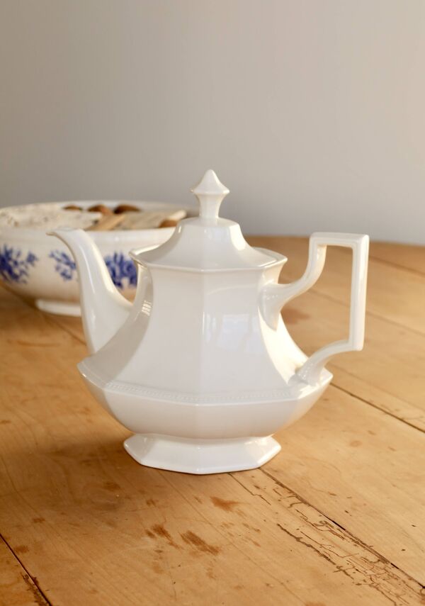 Verseuse vintage en porcelaine blanche Johnson Brothers motif Perle