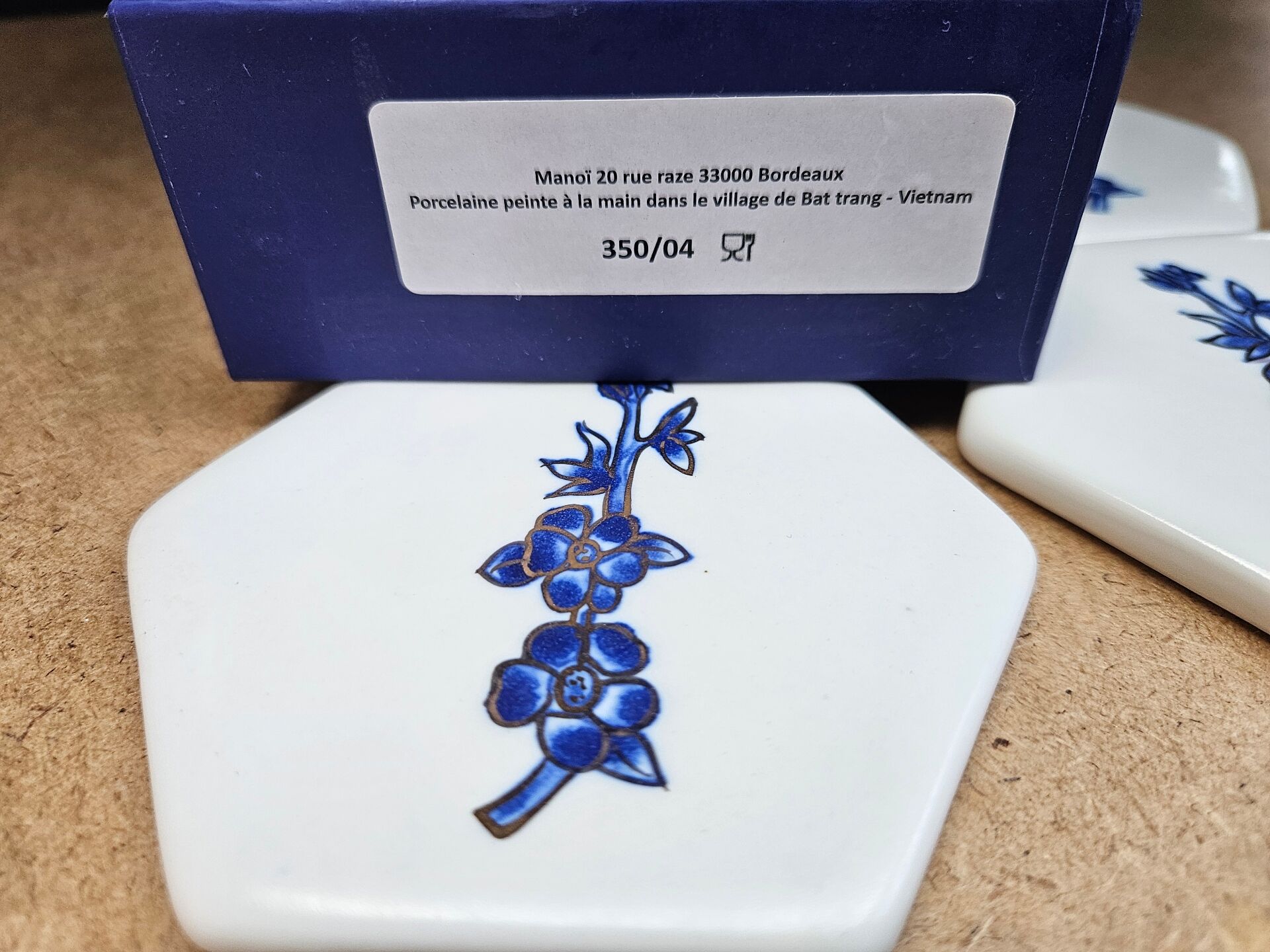 New – set of 4 hexagonal coasters in painted porcelain