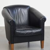 Black cowhide club chair in English style with a great luxurious design