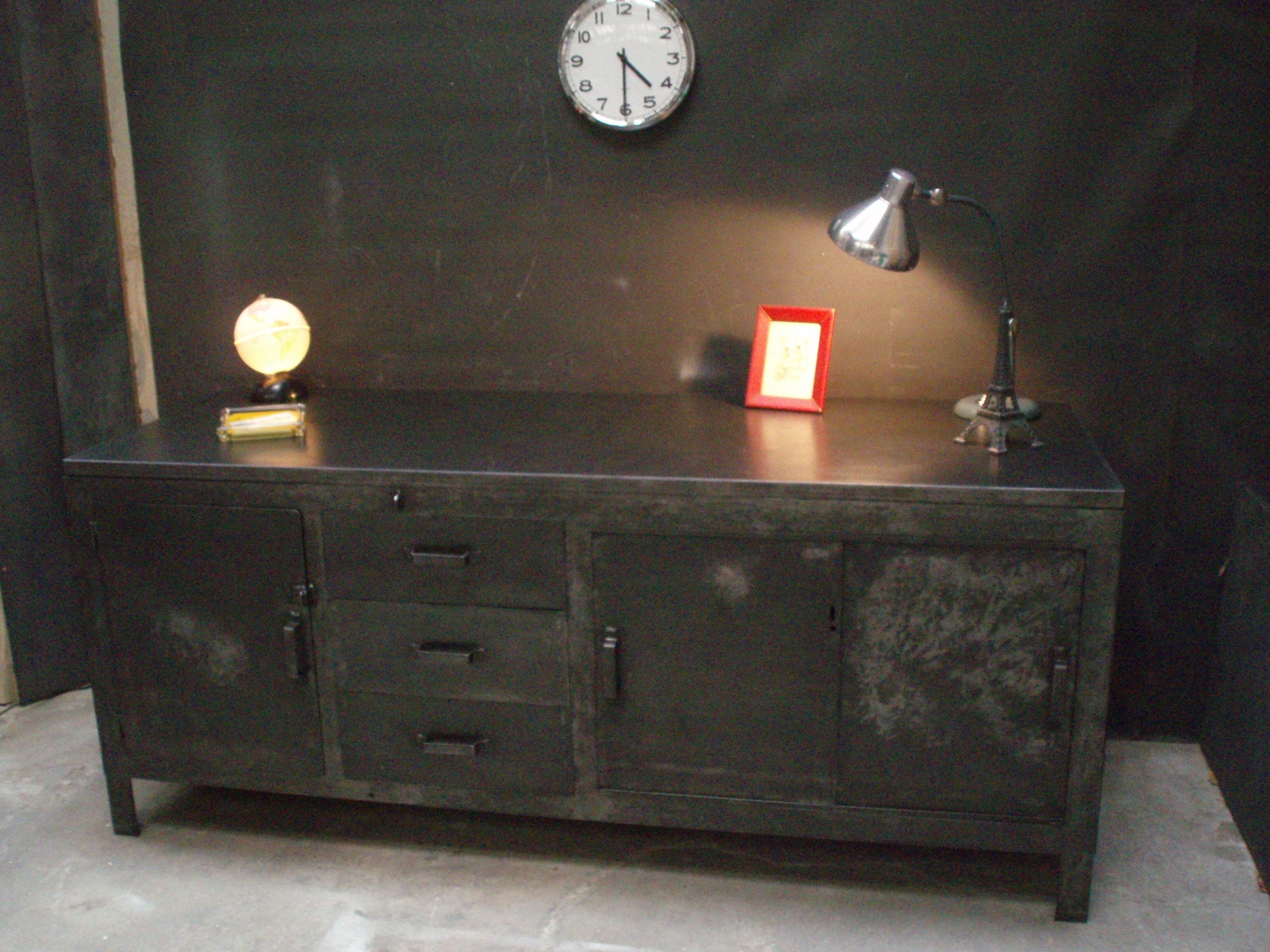 Former industrial workbench in metal