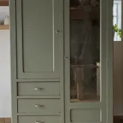 Armoire parisienne 