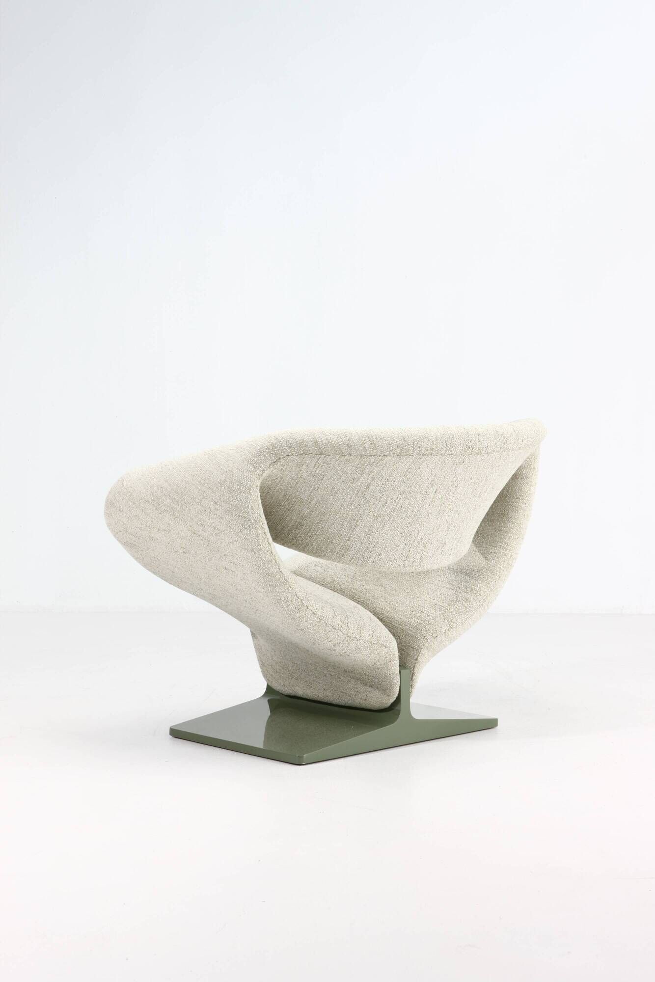 fauteuil "Ribbon Chair" de Pierre Paulin édition Artifort