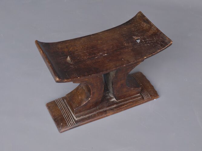 Tabouret africain antique en bois ashanti