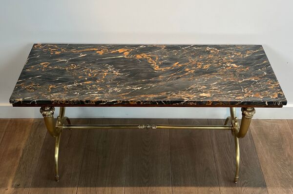 Table basse de style néoclassique en laiton et marbre de Raymond Subes