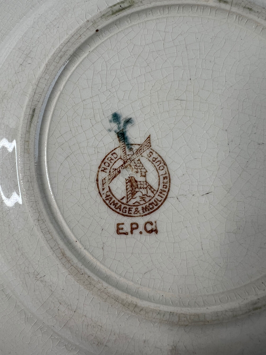 Hollow plate, iron-rich earth, EPCI Hamage and Moulin Nord