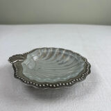 Shell-shaped catch-all tray