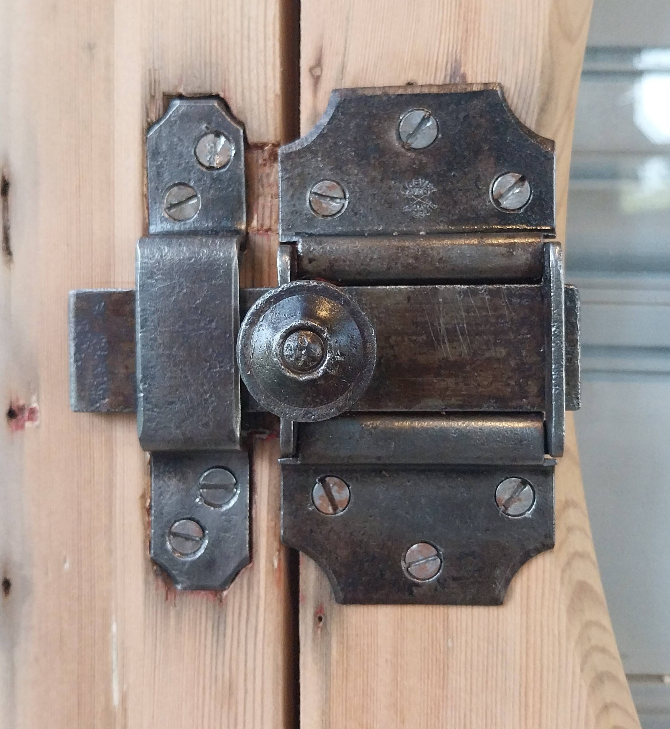 Old bullseye window with oval glass