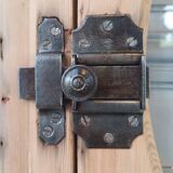 Old bullseye window with oval glass