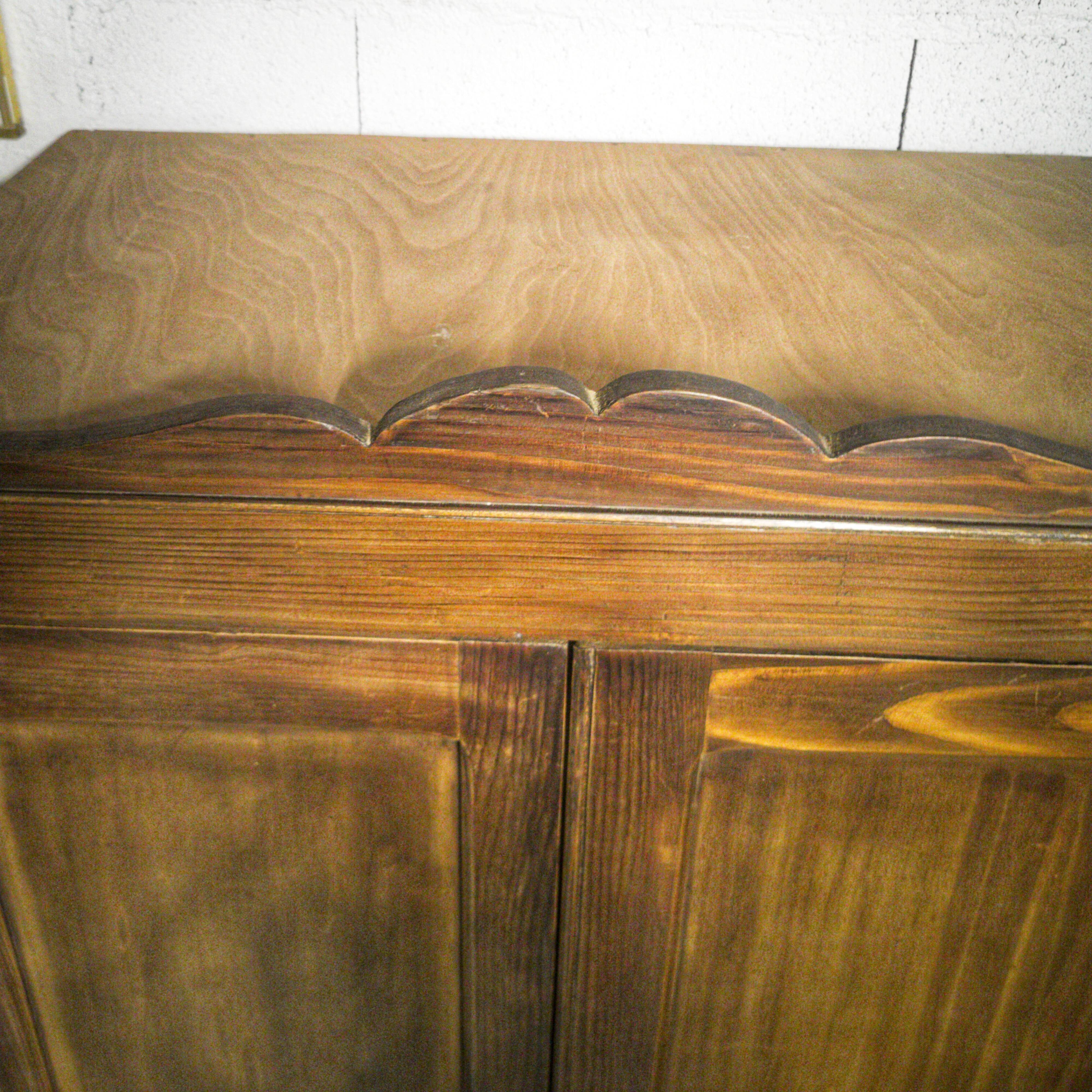 Armoire parisienne