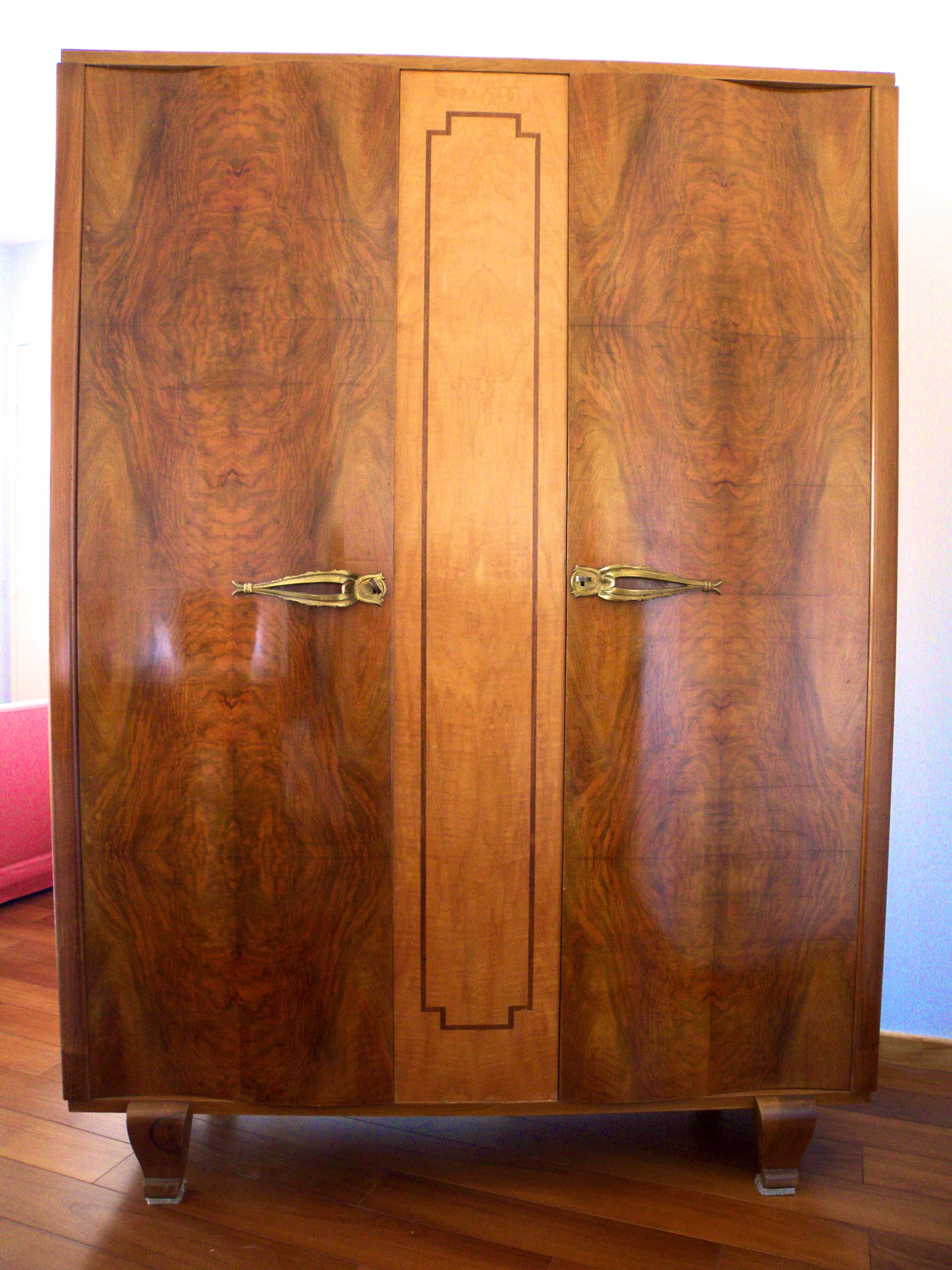 Cabinet style 1930 in walnut bramble wood