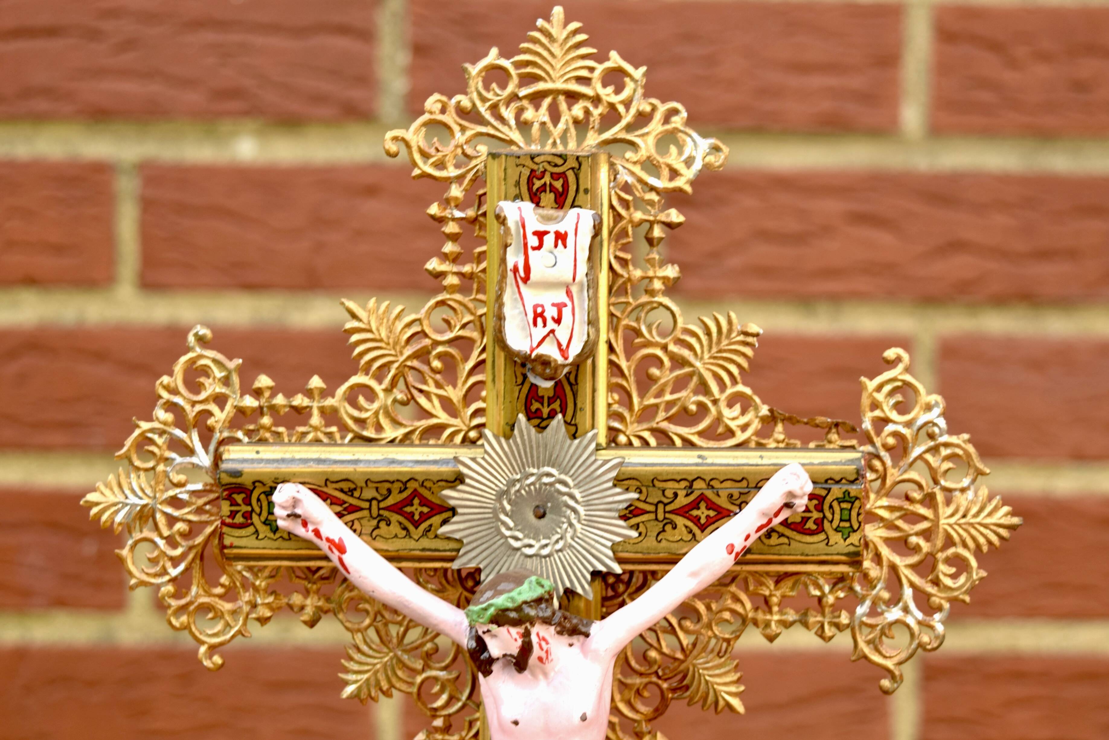 Vintage statuette Jesus on the Cross surrounded by Mary and John