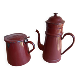 Cafetière et pot à lait émaillés vintage