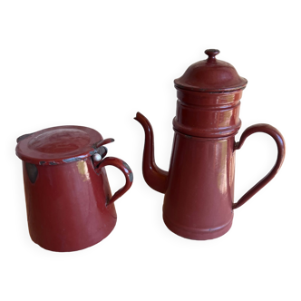 Cafetière et pot à lait émaillés vintage