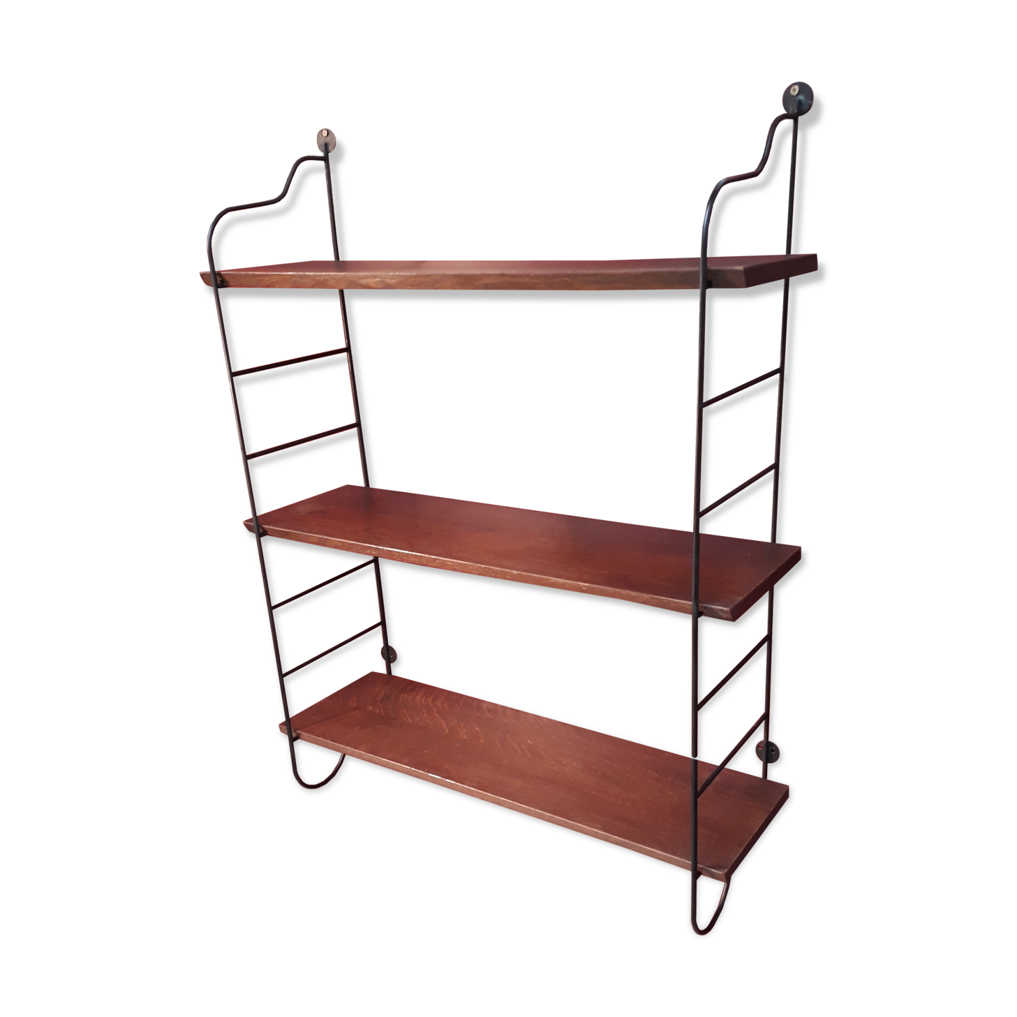 Scandinavian floor 1940 has 50 tomado, steel and 3 trays 65x19. Wooden plating bisted 60x86 super and