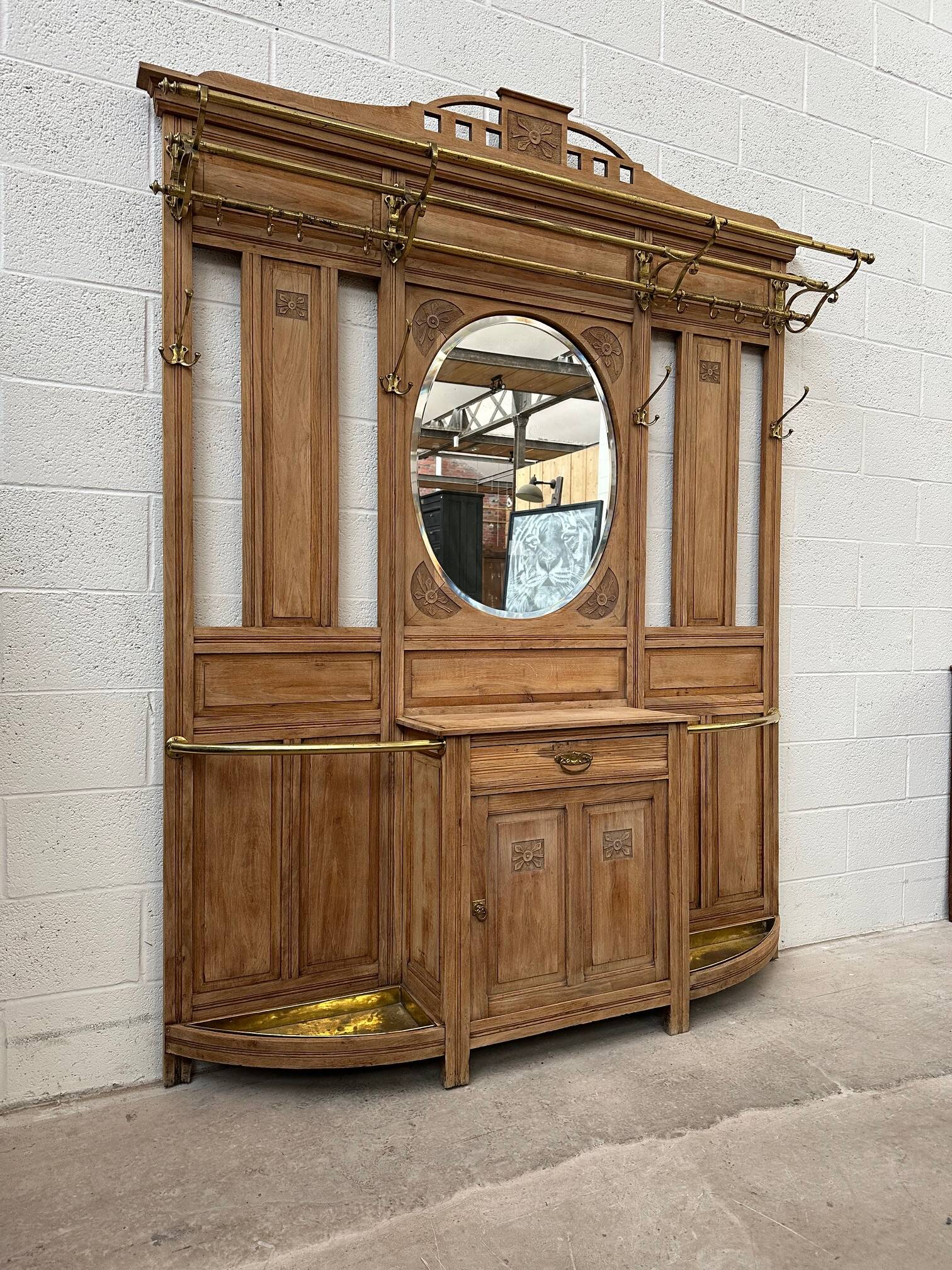 Grand vestiaire d’entrée en chêne Début XXème