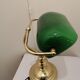 lampe de bureau en métal doré  avec verre en opaline orientable