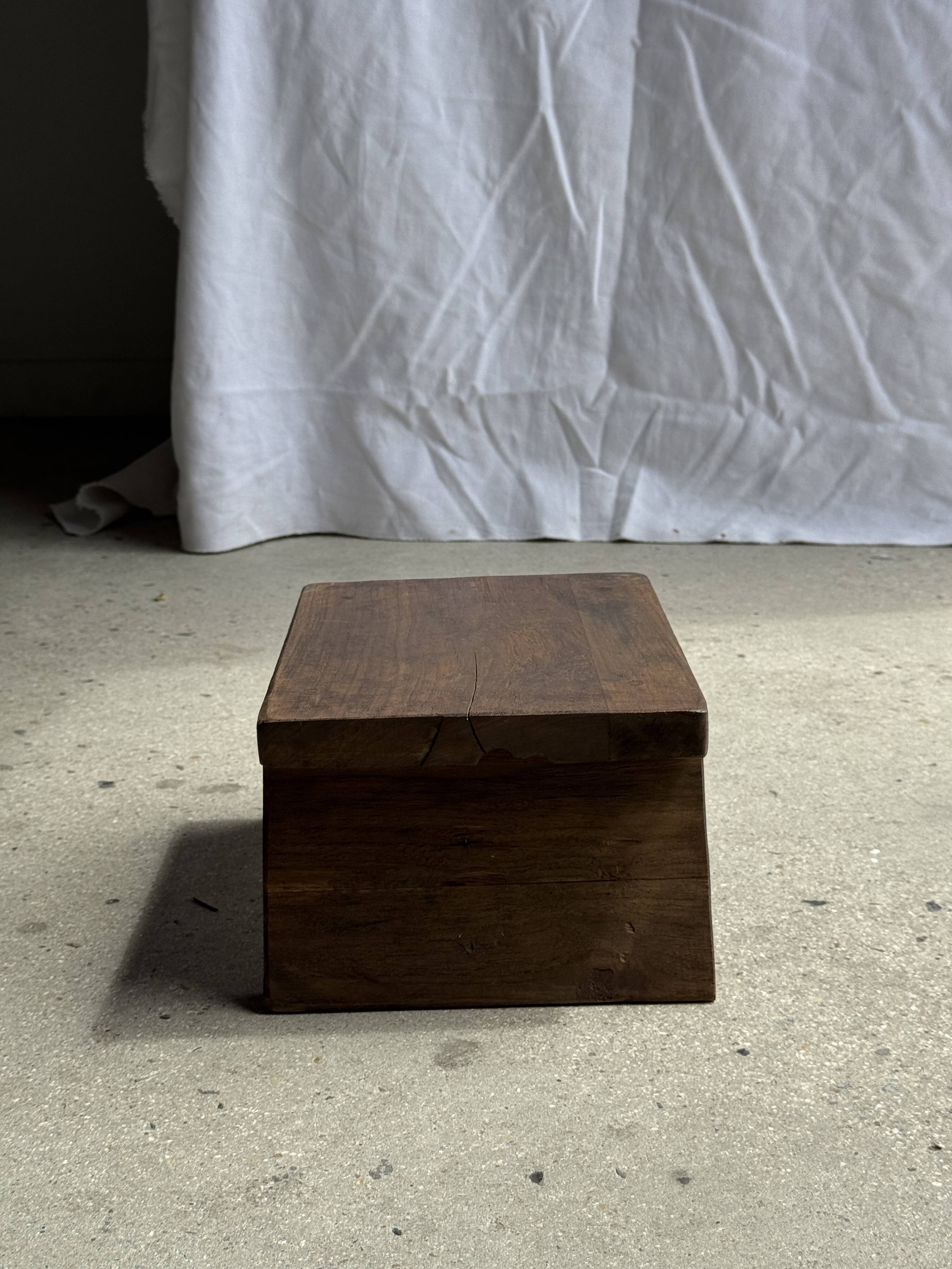 Small stool, auxiliary teak stool, Indonesian footrest H15