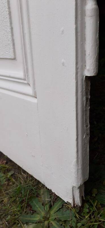 Communication door h221.5xl90cm old paneled, molded, interior