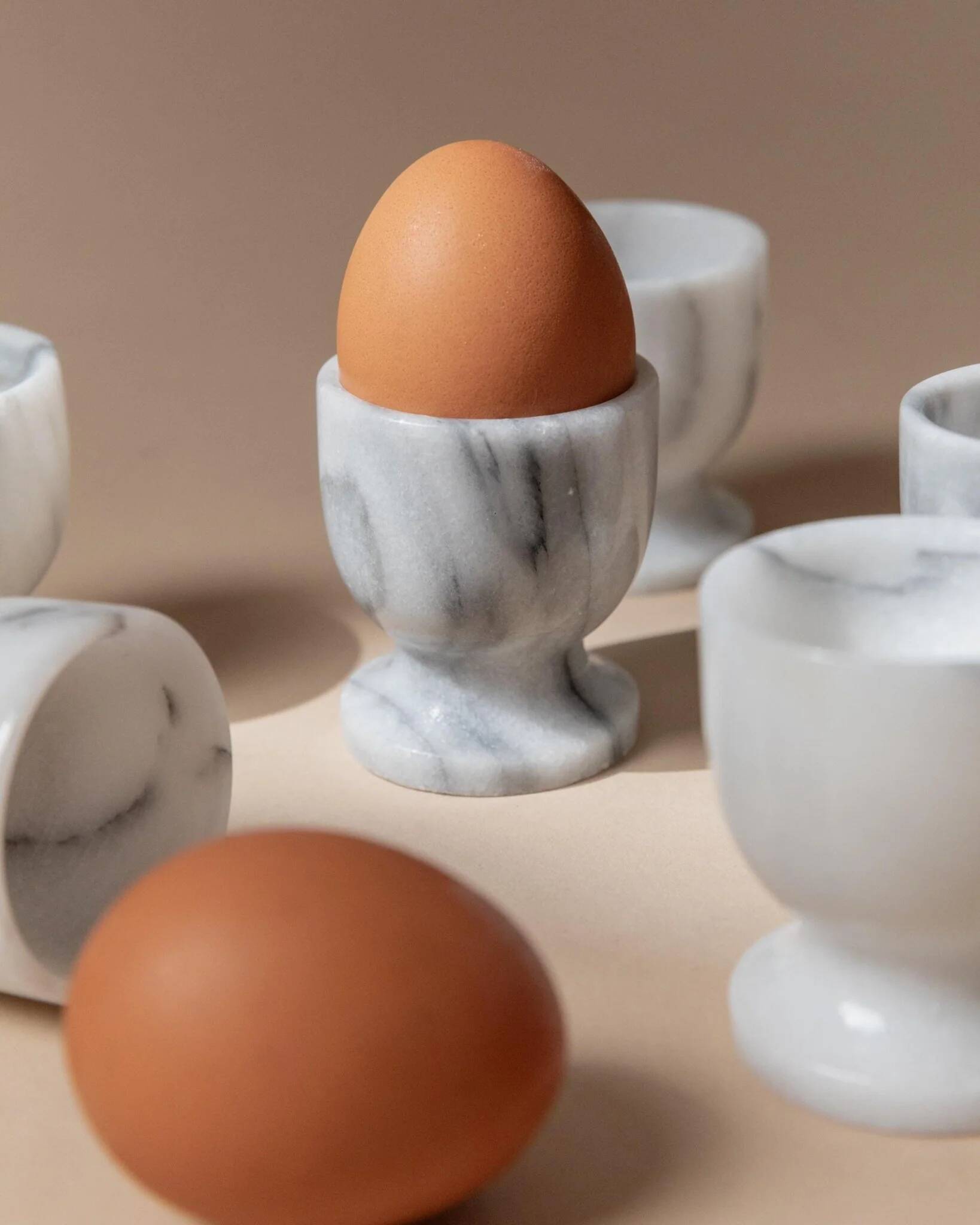 Ensemble de 6 coquetiers en marbre vintage gris et blanc – Sculptés à la main, vaisselle italienne des années 50