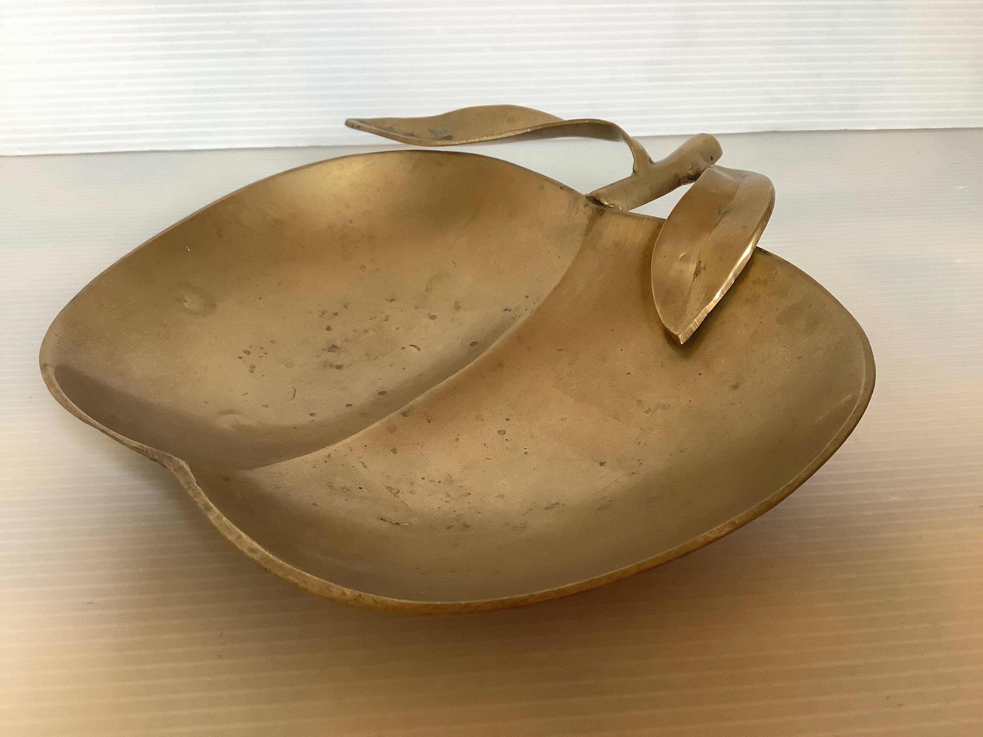 Brass apple pocket tray