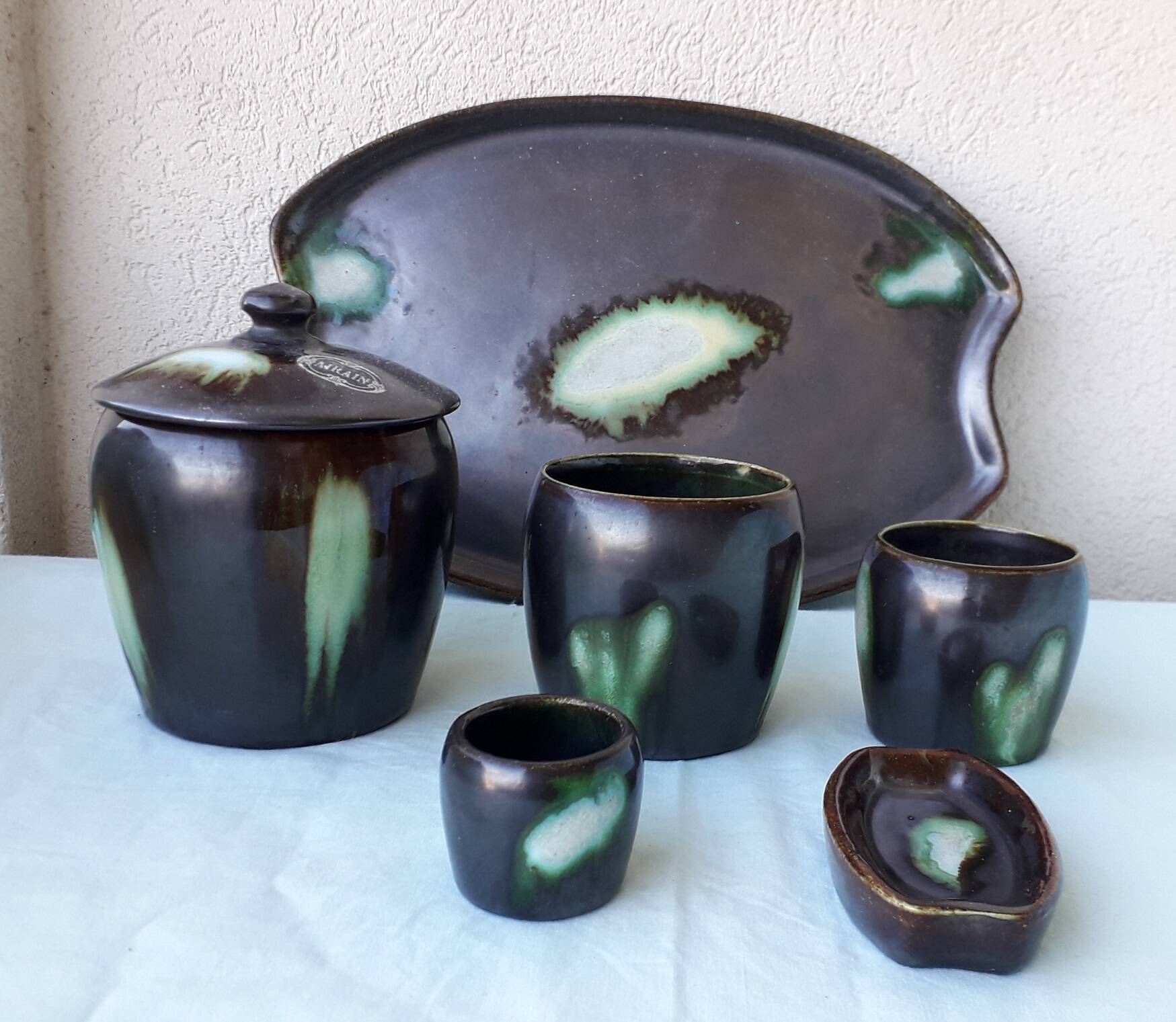 Belgian ceramic smoking service Airain