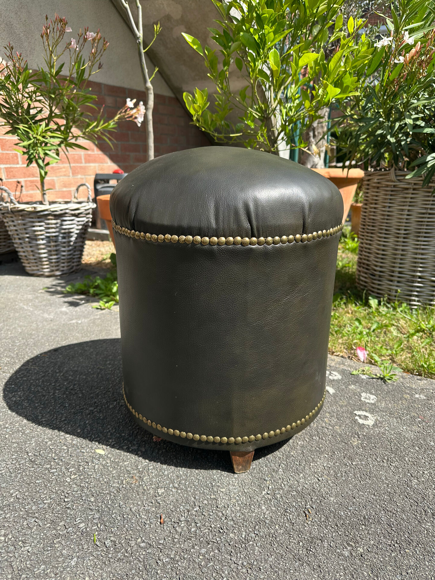 Chesterfield Pouf Stool – Restored 1920 Frame