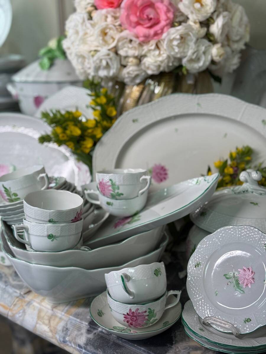 Large porcelain service, Tertia model, Herend, early 20th century, approximately 200 pieces