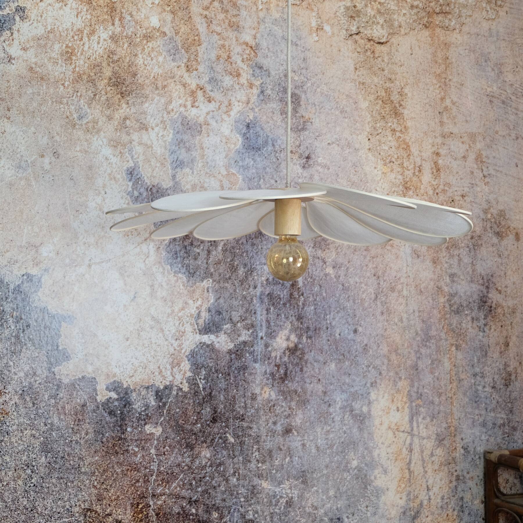 12-petal flower pendant in rattan and white linen