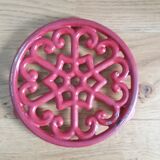 Red enamelled cast iron underside