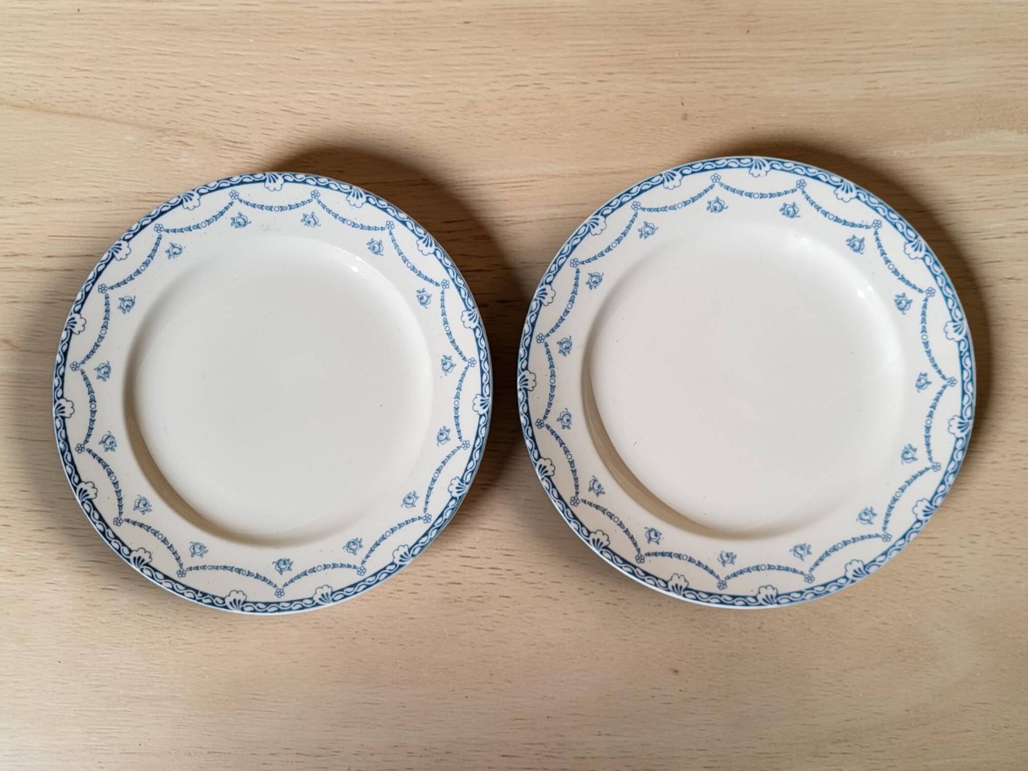 6 plates in English earthenware "Cheltenham" — F. Winkle & Co