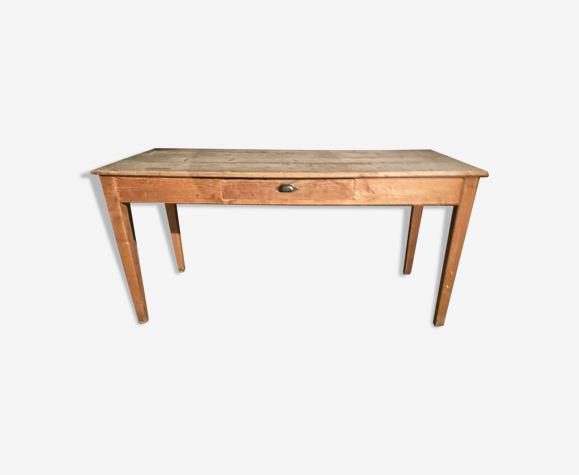 Farm table