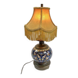 Ancienne Lampe à pétrole Gien Renaissance fond bleu XIX électrifiée