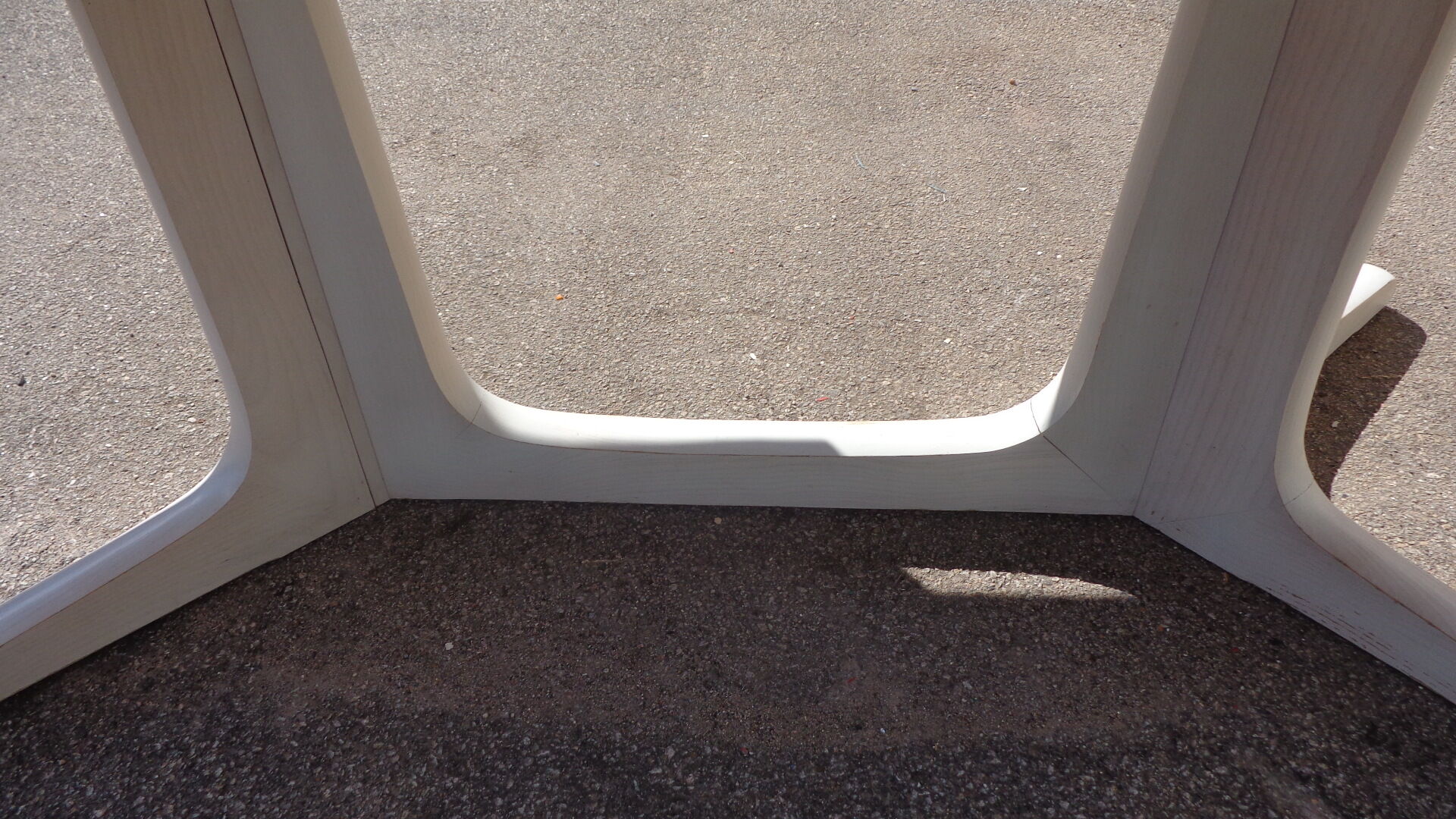 White oval Baumann table