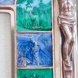 Crucifix en métal et émail
