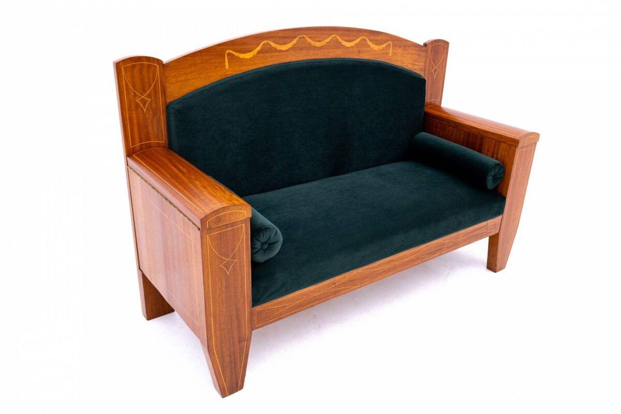 Sofa ancien d'Europe du Nord, vers 1890.