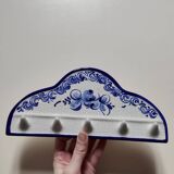 Cracked ceramic jewelry holder