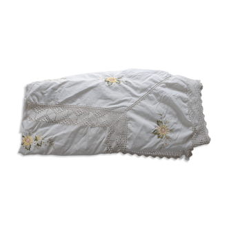 Rectangular tablecloth white cotton, with embroidery yellow flowers 142 x 225 cm
