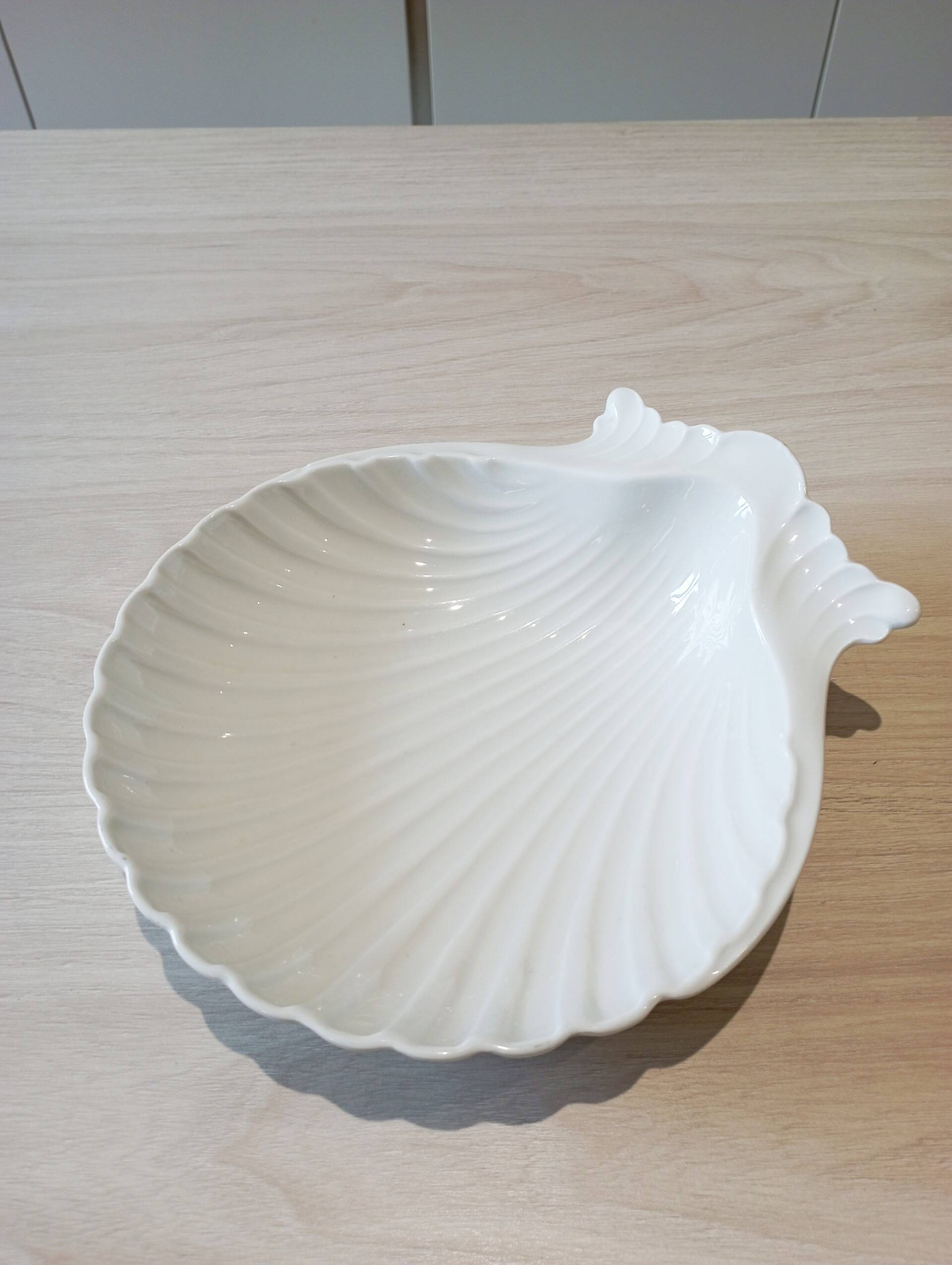 Ceramic shell dish