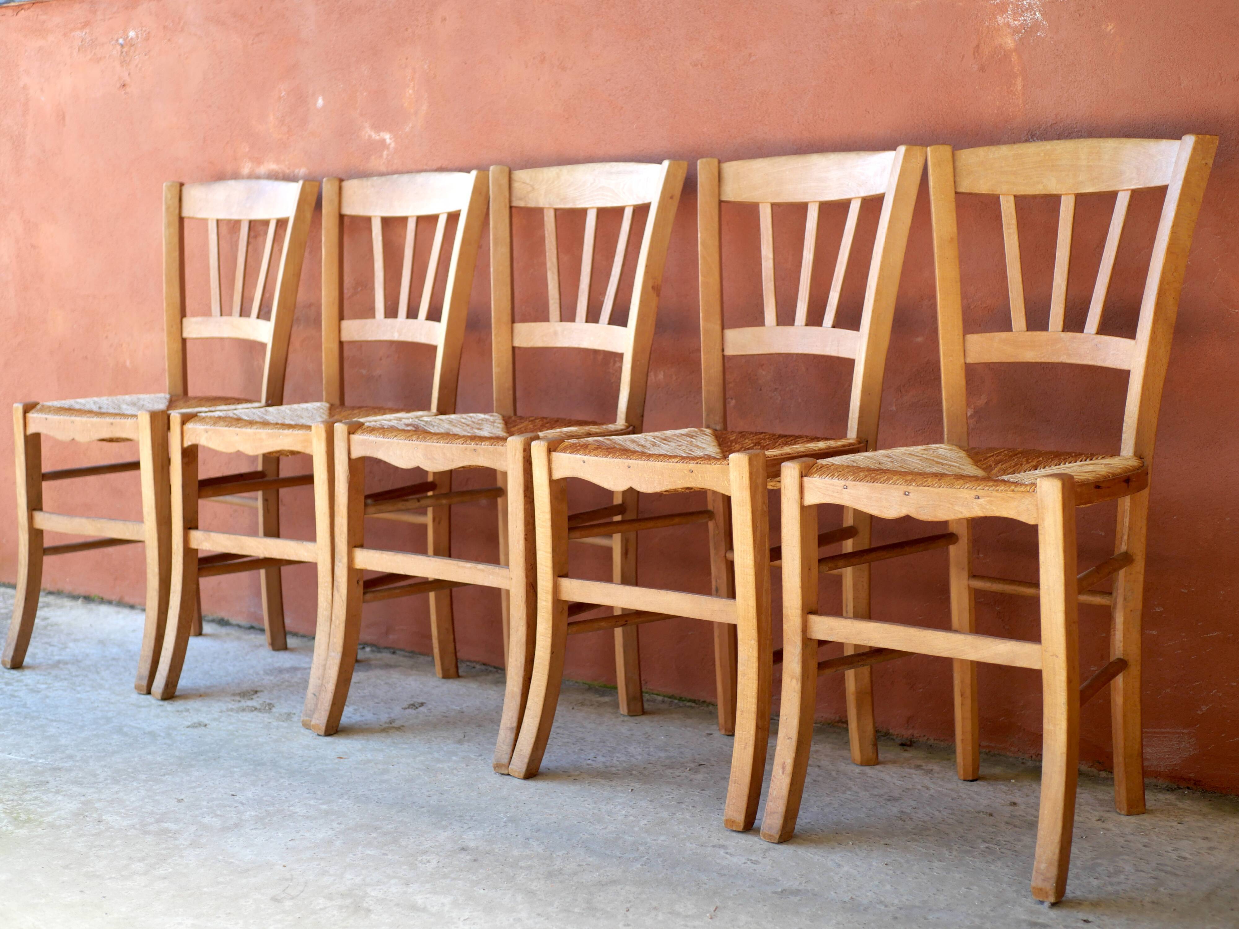 Set of 5 rustic straw chairs