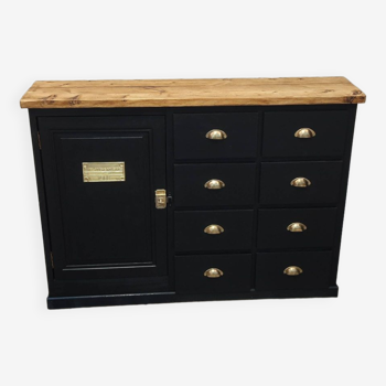 One-door workshop unit with eight black and gold drawers
