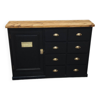 One-door workshop unit with eight black and gold drawers