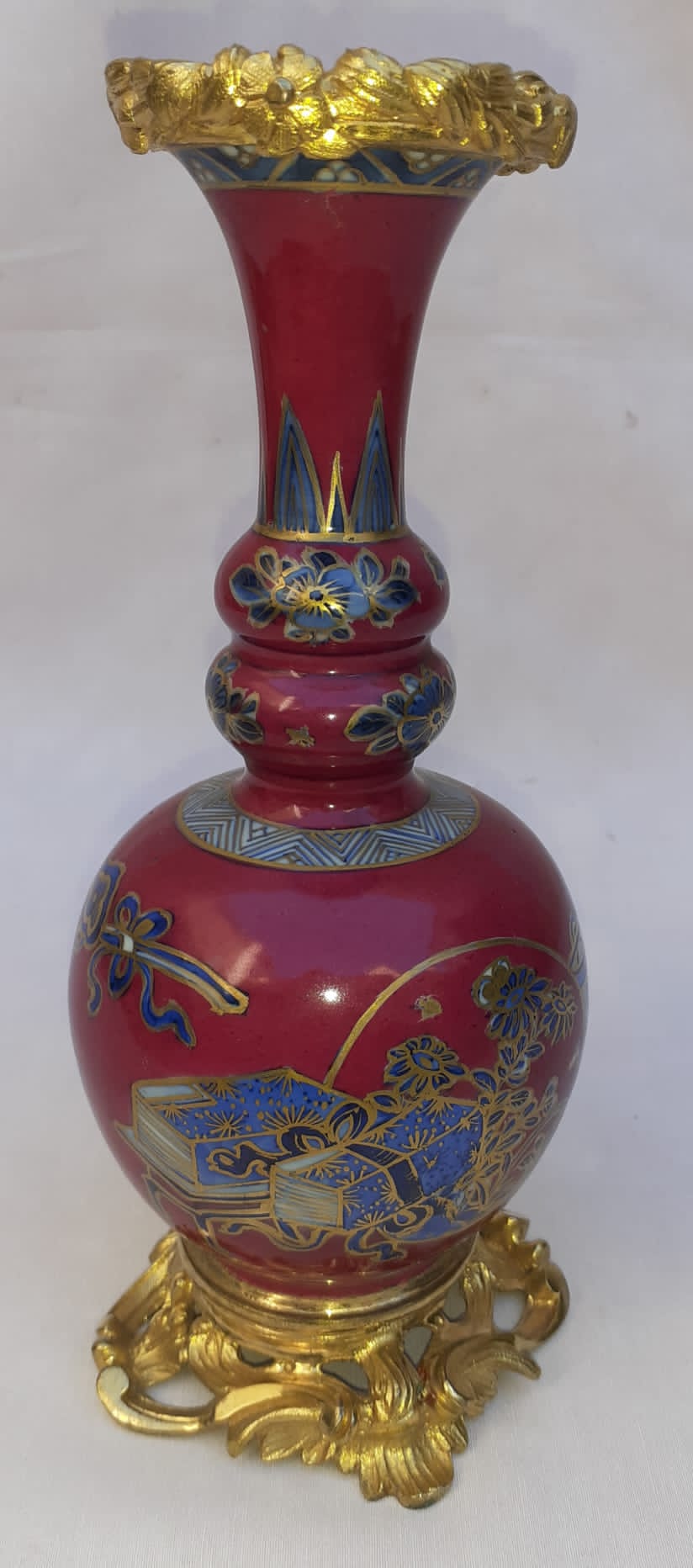 Vase XIX siècle en porcelaine