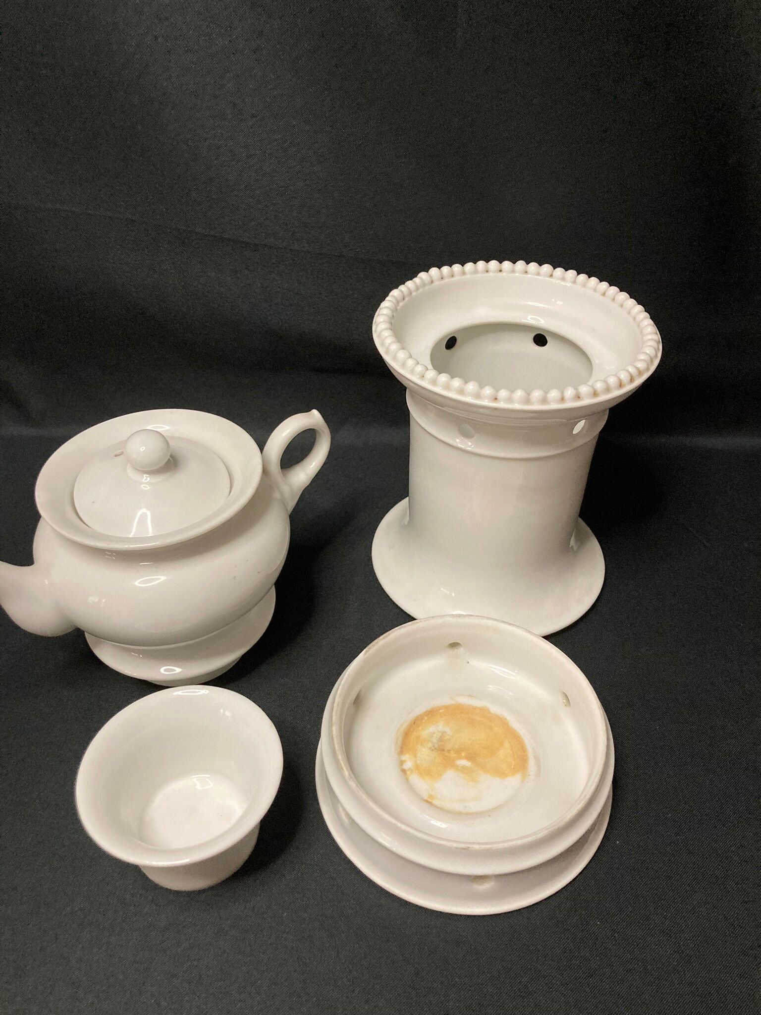 Old porcelain herbal tea maker Old Paris late nineteenth century