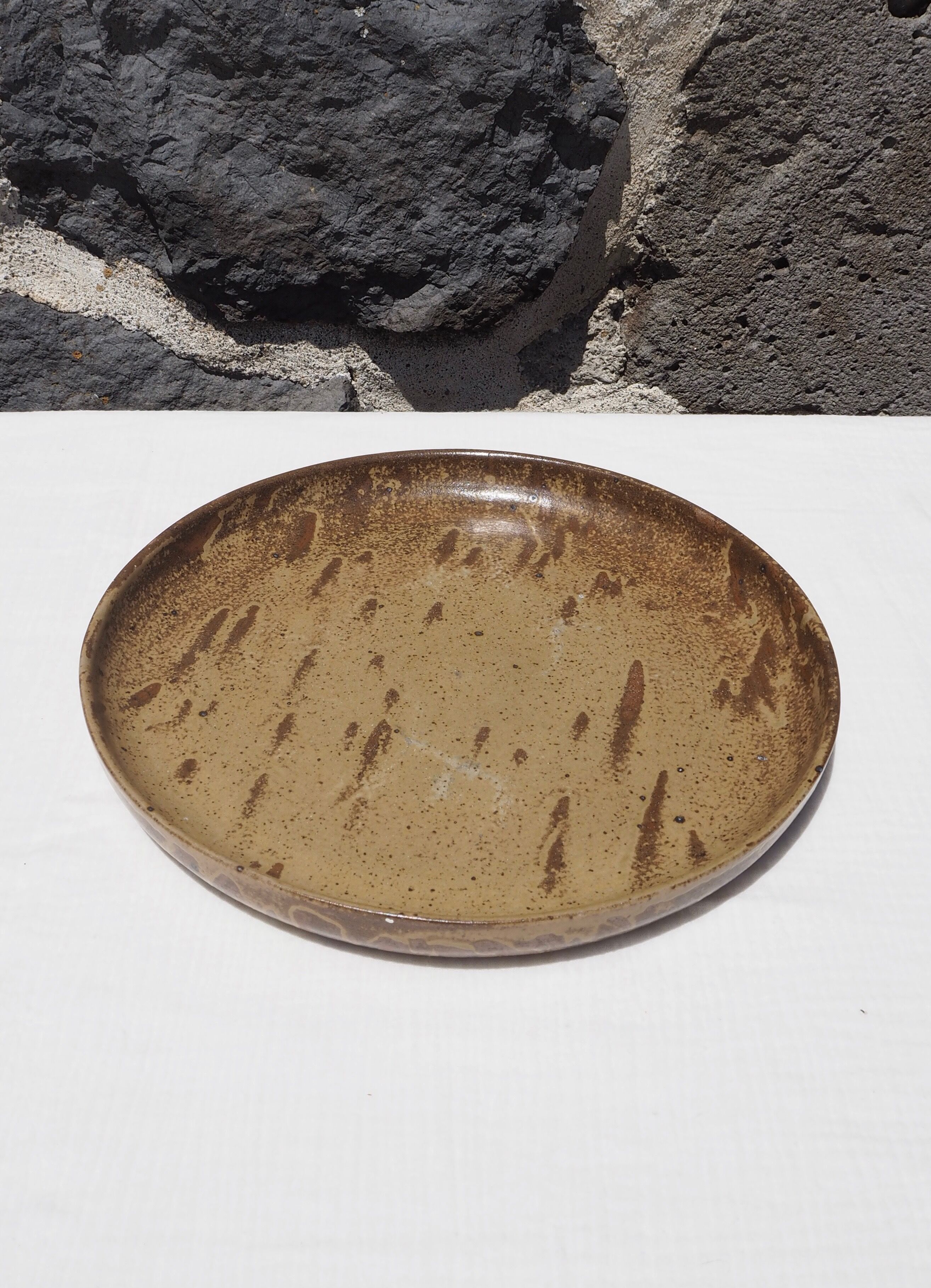 Dish in sandstone XL