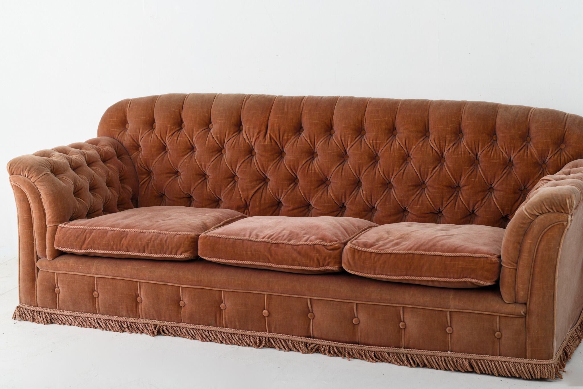 Crushed velvet button back sofa